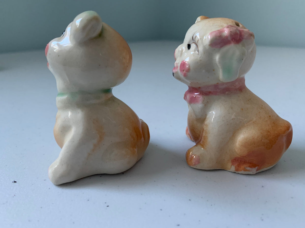 Vintage Dogs in Dog Bed Salt & Pepper Shakers, Dog Salt and Pepper Shaker, 3 Piece Salt Shaker Set, Anthropomorphic Dog Salt and Pepper, Dog