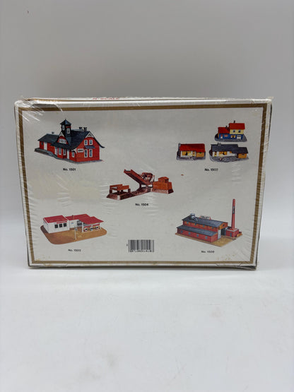 Model Power N Scale Freight Depot No 1519, Train Set Freight Depot, N-Scale Freight Depot Model Power Sealed, New Old Stock Freight Depot