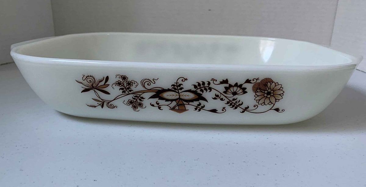 Pyrex Casserole Dish, Vintage Pyrex England Casserole Dish, Shades of Brown Vines Pattern, Rectangular 10” x 8.5” Casserole Pan, Pyrex dish