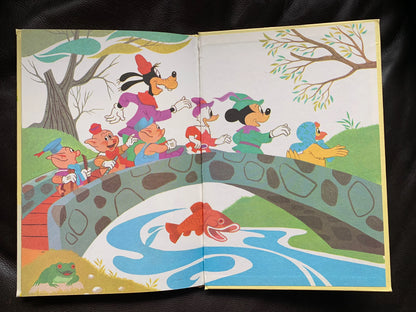 Vintage Henny Penny and the Big Bad Wolf, 1978 Walt Disney Book, Disney’s Wonderful World of Reading, First American Edition, Disney book