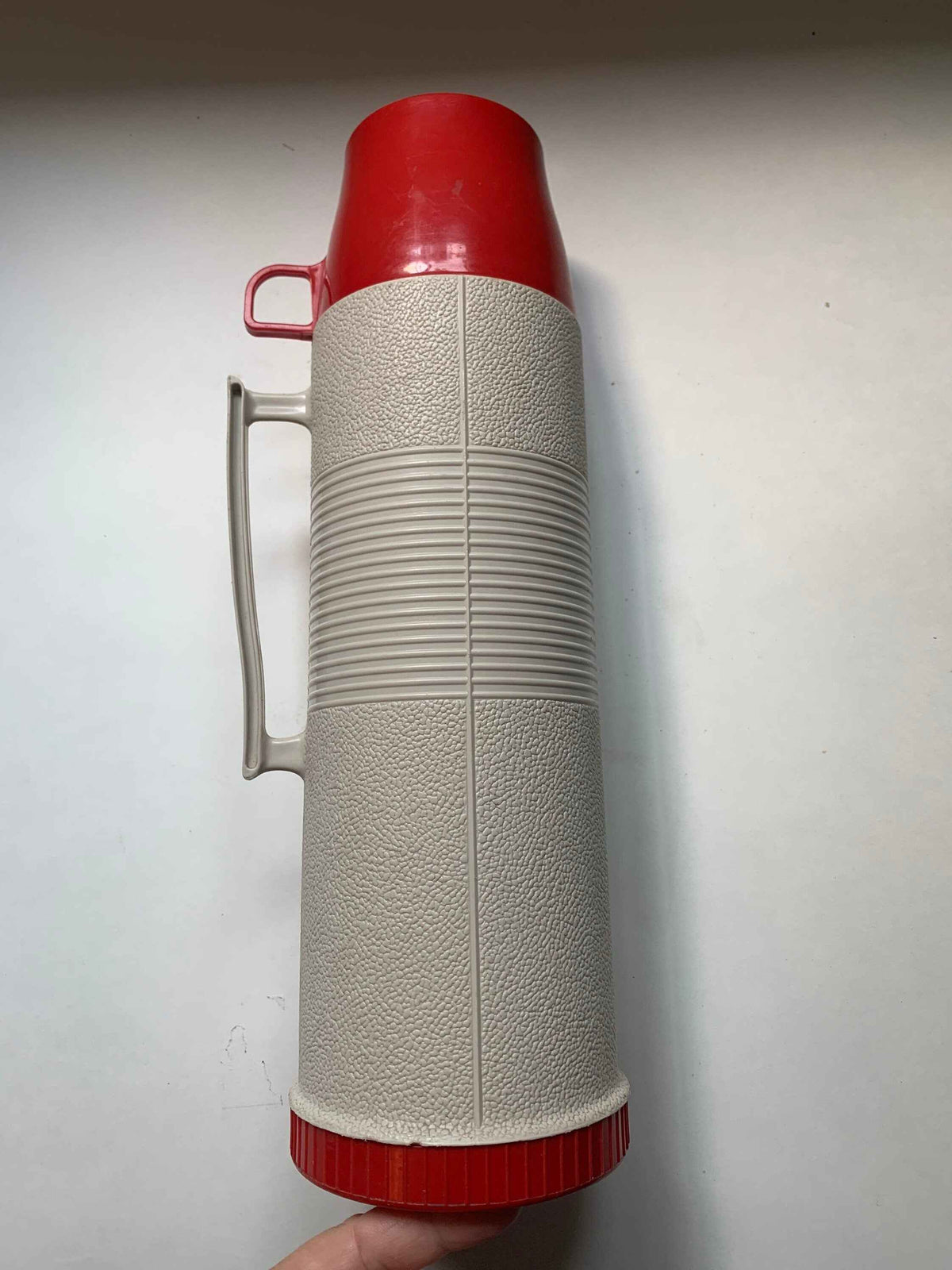 Vintage Thermos, Thermos Quart Size with Three Drink Cups, Removable Thermos Insert, Model 2402 Thermos, Cream Colour Brick Red Thermos 24F