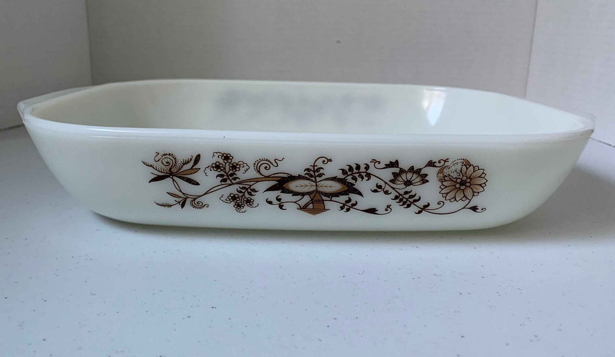 Pyrex Casserole Dish, Vintage Pyrex England Casserole Dish, Shades of Brown Vines Pattern, Rectangular 10” x 8.5” Casserole Pan, Pyrex dish