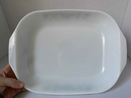 Pyrex Casserole Dish, Vintage Pyrex England Casserole Dish, Shades of Brown Vines Pattern, Rectangular 10” x 8.5” Casserole Pan, Pyrex dish