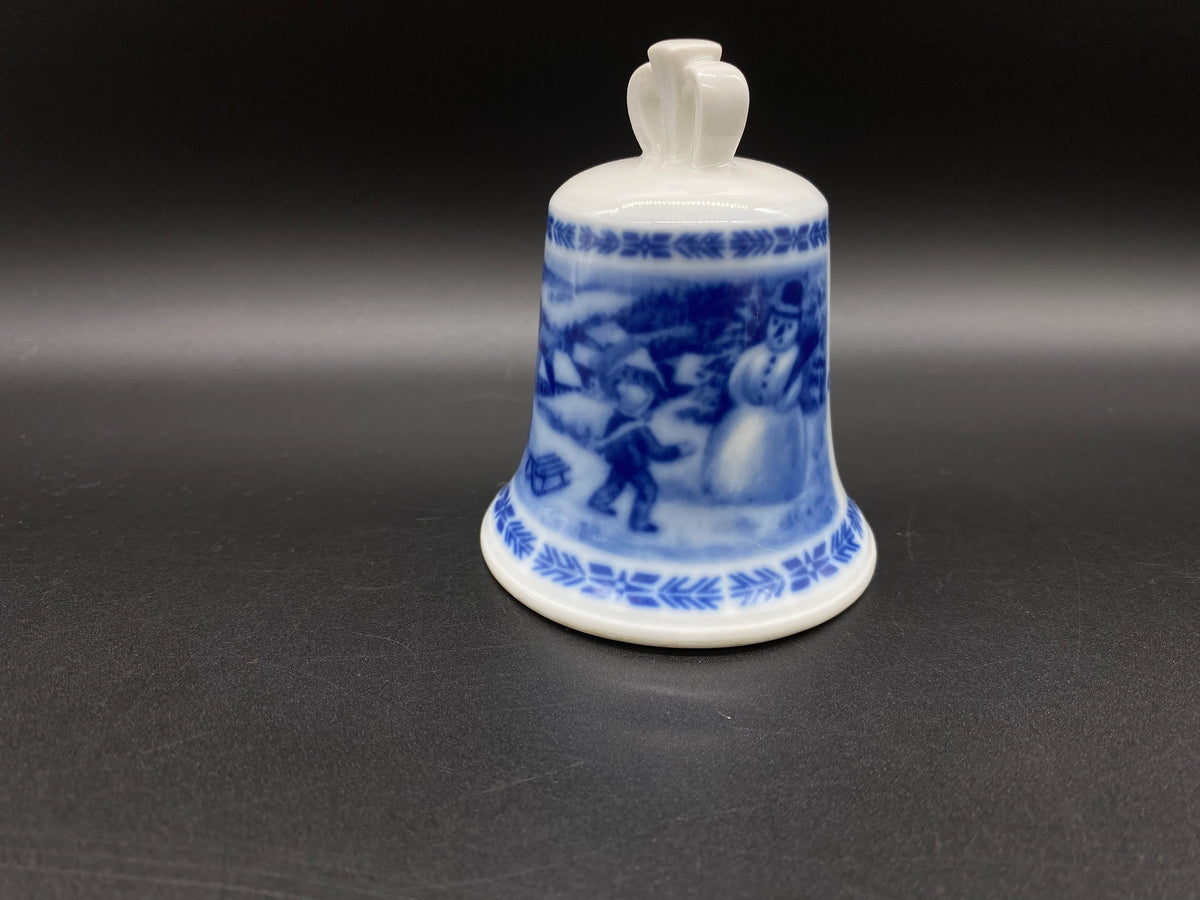 Vintage Christmas Jule Noel Weihnachten 1977 Bell, Weihnachts Glocke Jule Christmas Bell 1977, Weihnachten Noël Blue & White Porcelain Bell