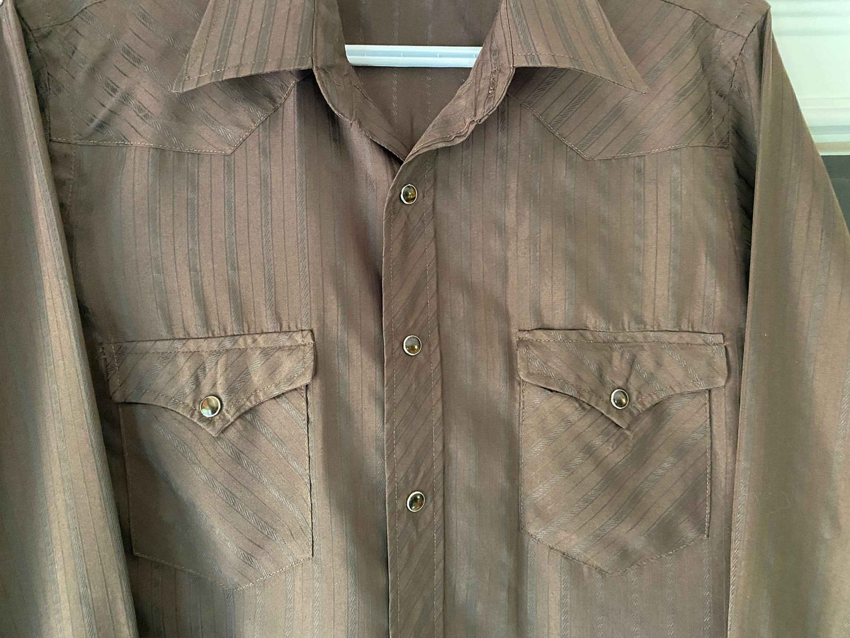 Vintage Wrangler Pearl Snap Dress Shirt, 1970’s Brown Wrangler Western Shirt Size 15 1/2 Medium, Wrangler Long Tails Western Dress Shirt USA
