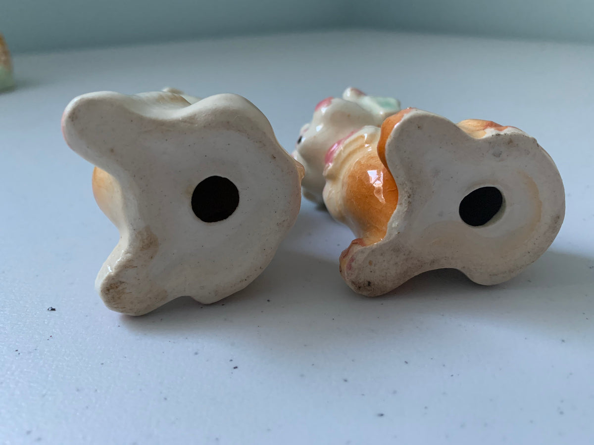 Vintage Dogs in Dog Bed Salt & Pepper Shakers, Dog Salt and Pepper Shaker, 3 Piece Salt Shaker Set, Anthropomorphic Dog Salt and Pepper, Dog