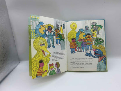 Sesame Street Down on the Farm with Grover 1980, Jim Hensons Sesame Street Muppets Book, CTW Book, Vintage Sesame Street Grover Farm  Book