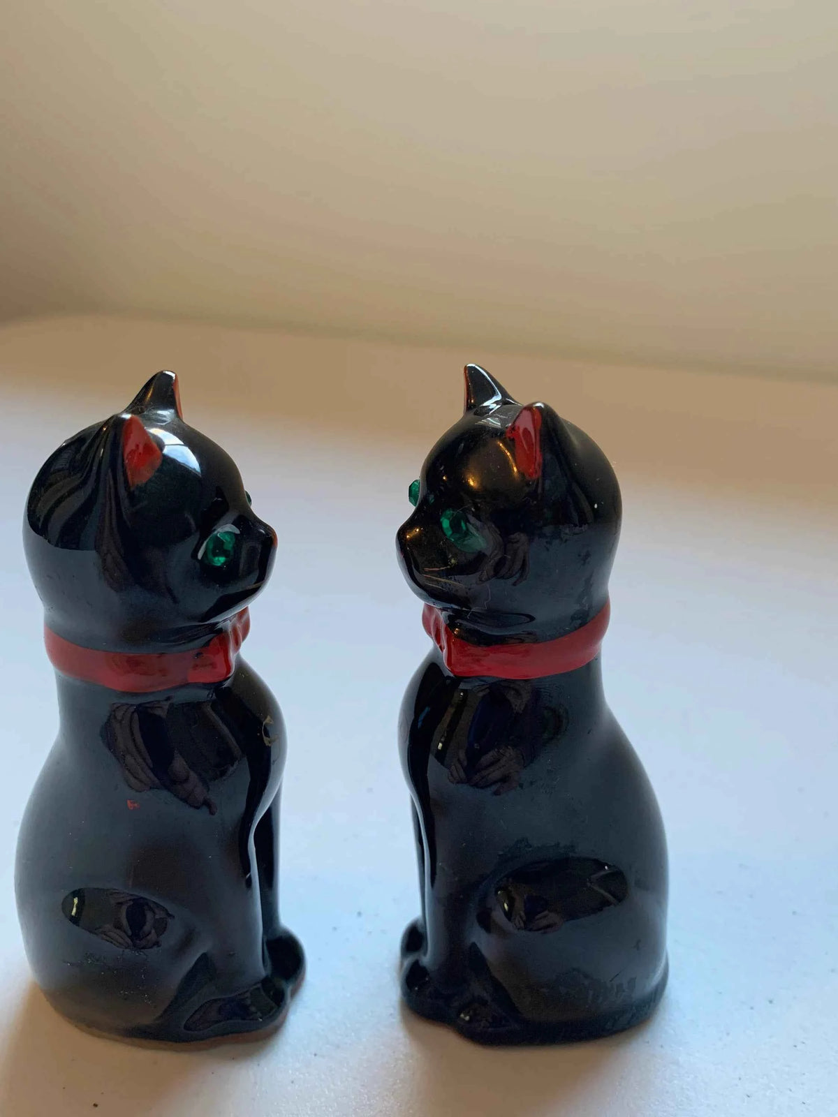 Vintage Siamese Black Cat Salt & Pepper Shaker, Green Gem Eyes Cat Japan Salt and Pepper, Black Cat with Red Bow Salt and Pepper Shaker, Cat