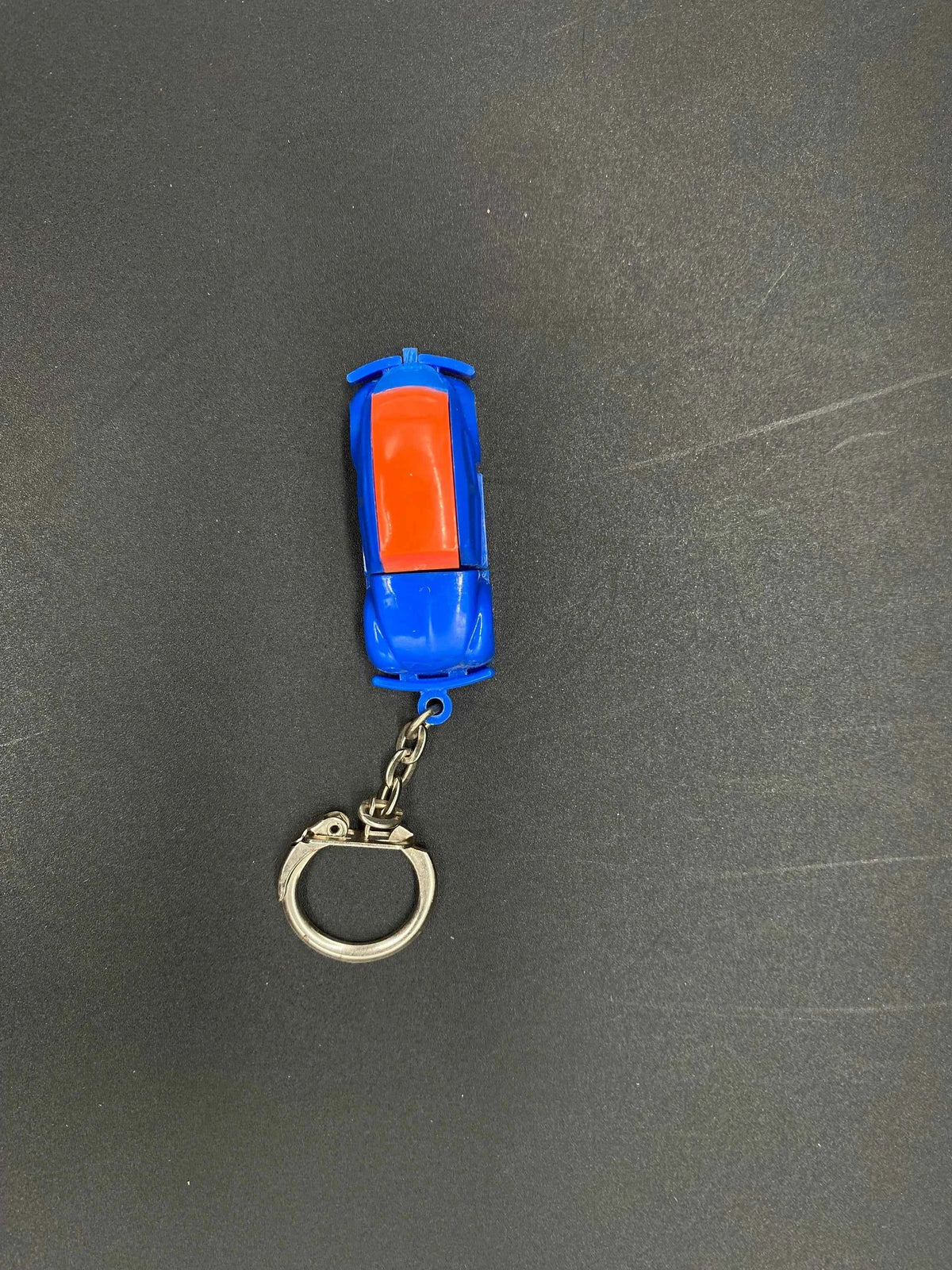 Vintage Volkswagen Beetle Plastic Key Chain, Blue & Orange Volkswagen Bettle Plastic Car Key Chain, Volkswagen Key Chain, Vintage VW Bug