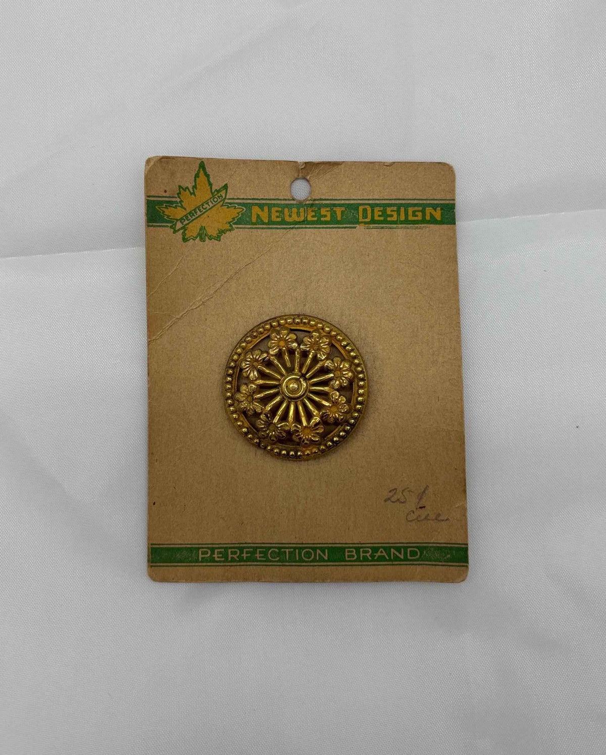 Vintage Perfection Brand Gold Flower Button 3.5cm, Rare NOS Gold Flower Plastic Button Perfection Brand, Large Gold Plastic Flower Button