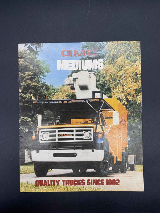 Vintage GMC Mediums Dealership Brochure, GMC Mediums Trucks Brochure, 1981 GMC Mediums Sales Brochure, Gmc Sierra Grandes Mediums Brochure